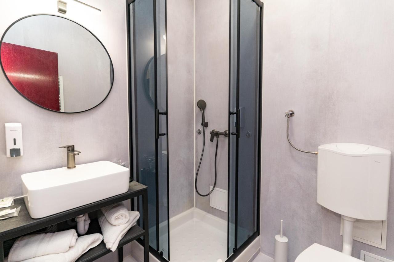 Artearia Hotel Бьеловар Экстерьер фото