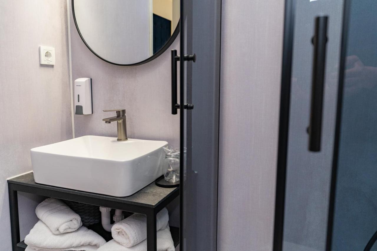 Artearia Hotel Бьеловар Экстерьер фото