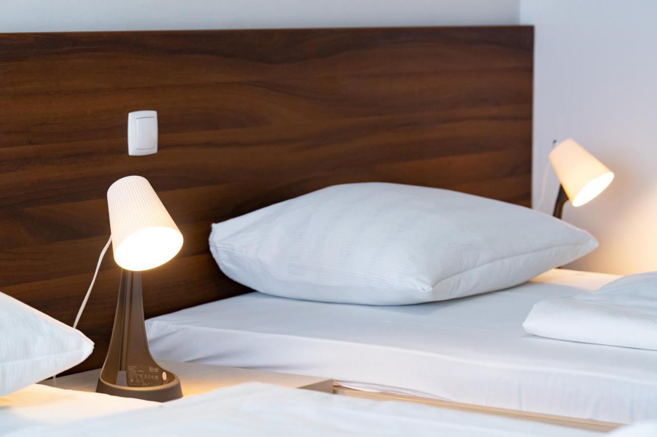 Artearia Hotel Бьеловар Экстерьер фото