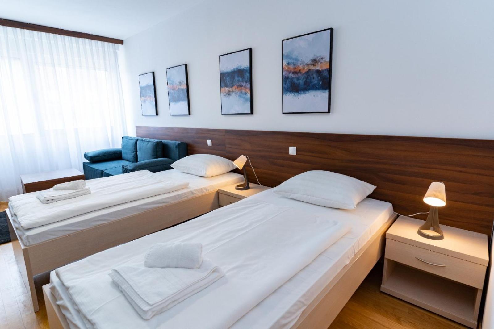 Artearia Hotel Бьеловар Экстерьер фото