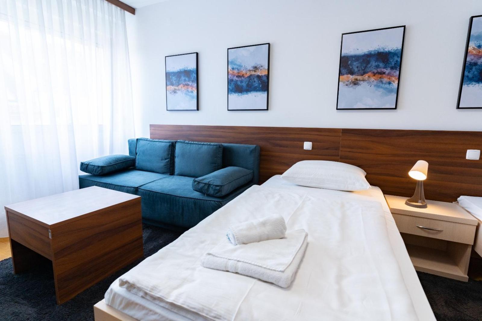 Artearia Hotel Бьеловар Экстерьер фото