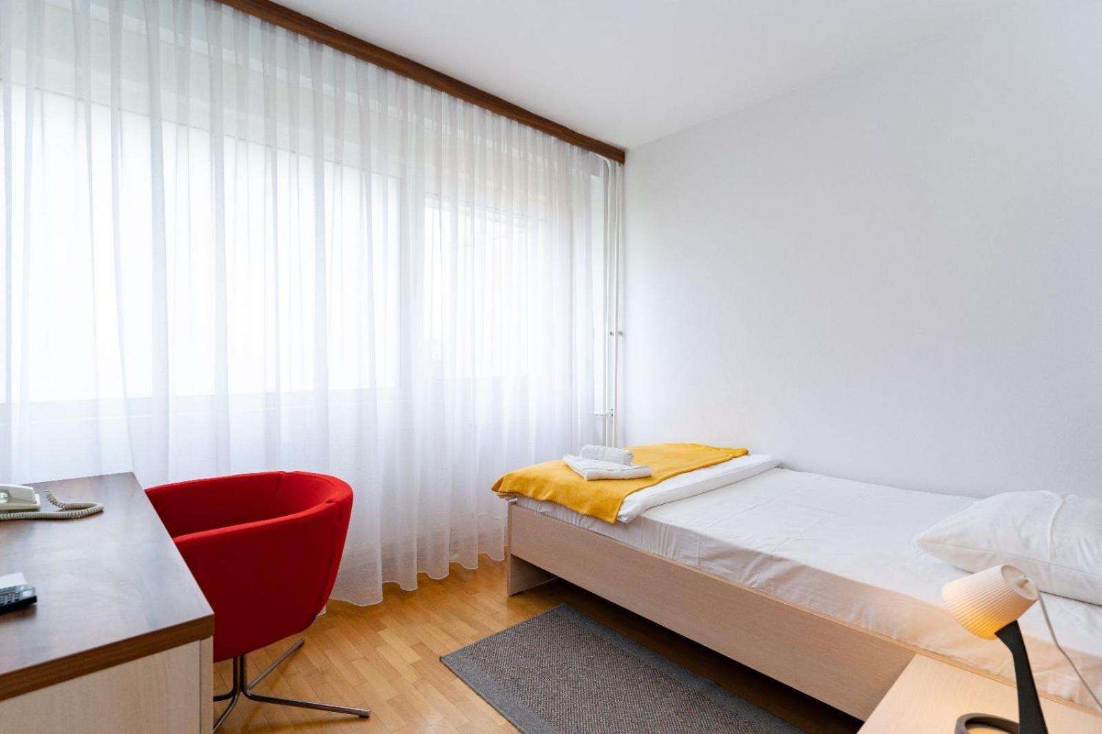 Artearia Hotel Бьеловар Экстерьер фото