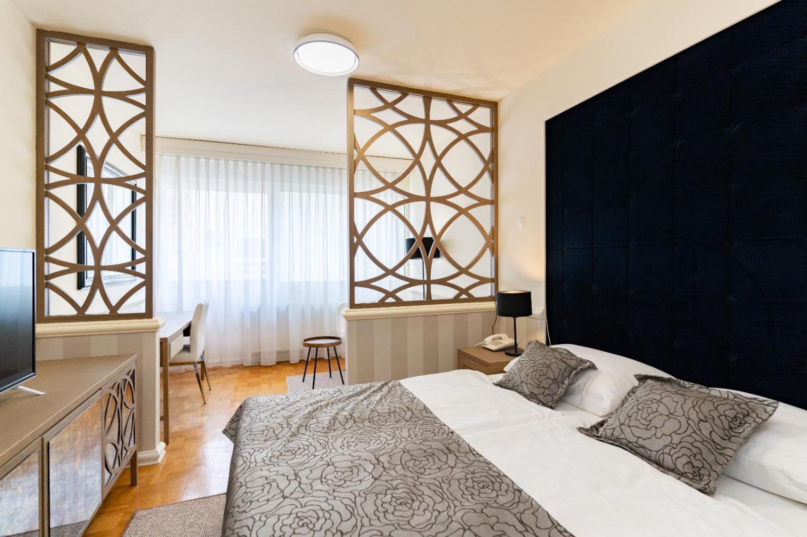 Artearia Hotel Бьеловар Экстерьер фото